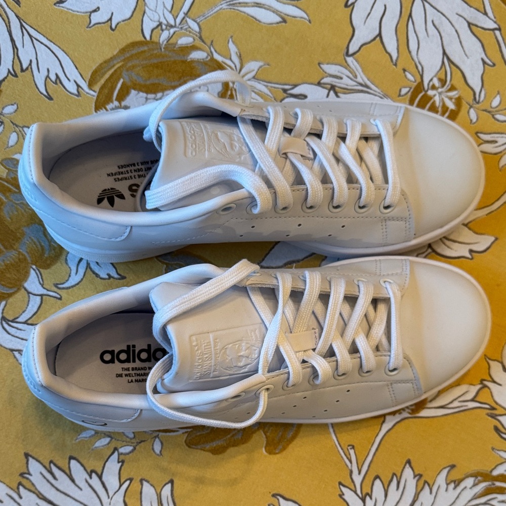 Adidas Sneakers